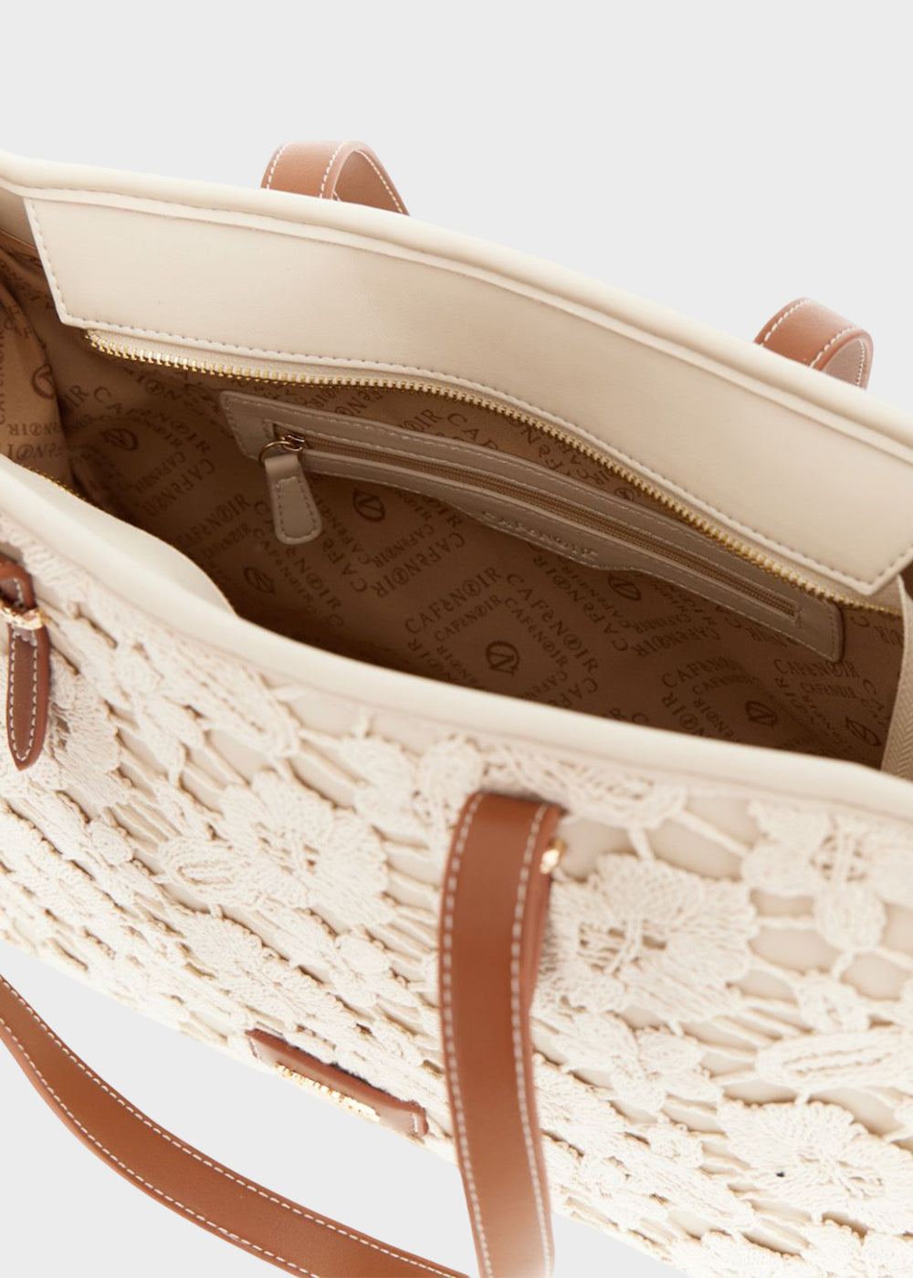 Borsa da spalla con decorazioni in tessuto