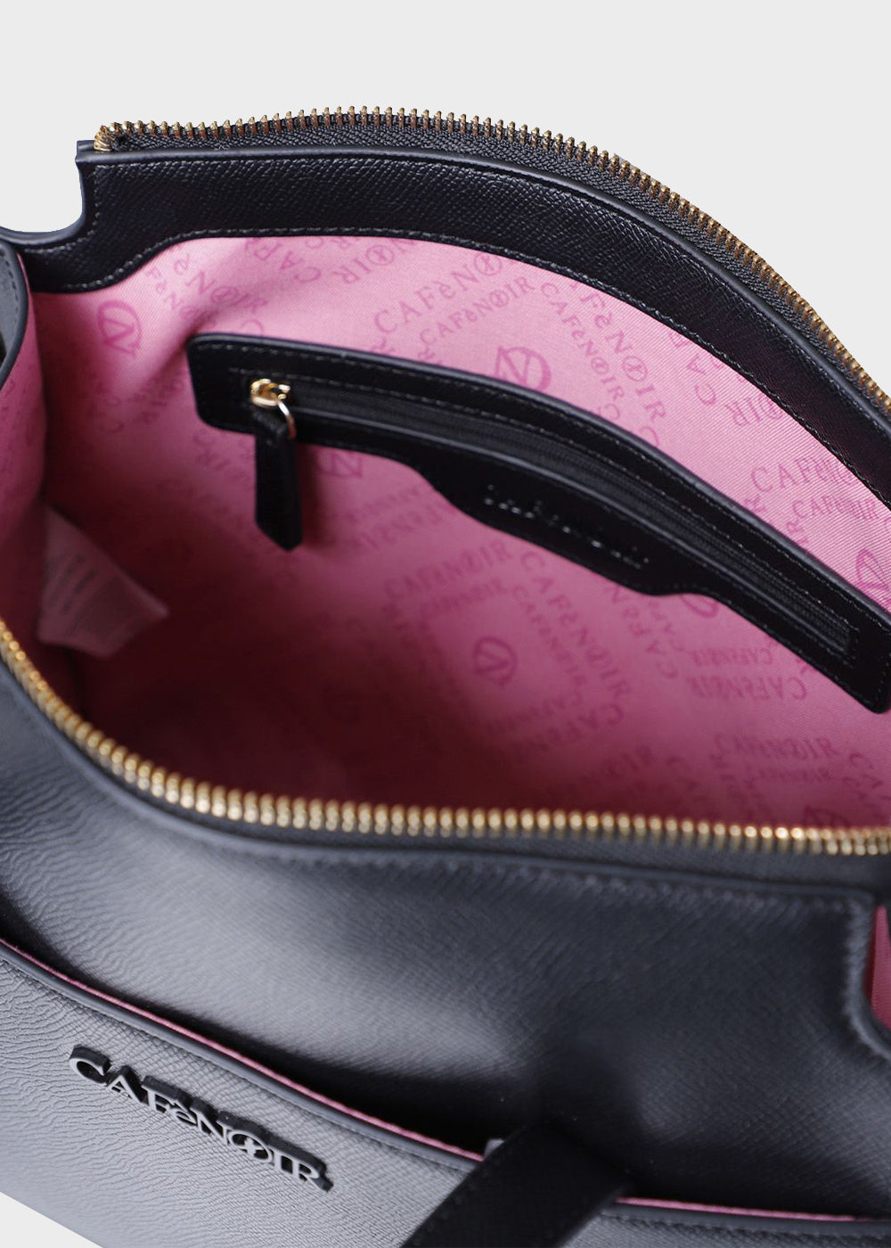 Shoulder bag with multicolored charms