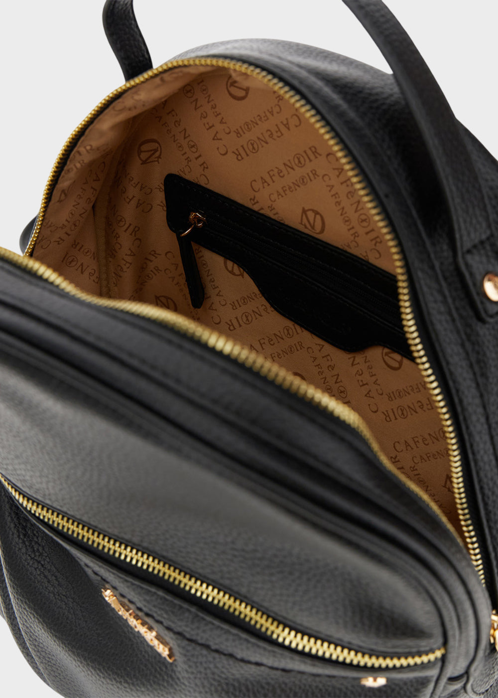 Zaino con zip frontale e logo metallico