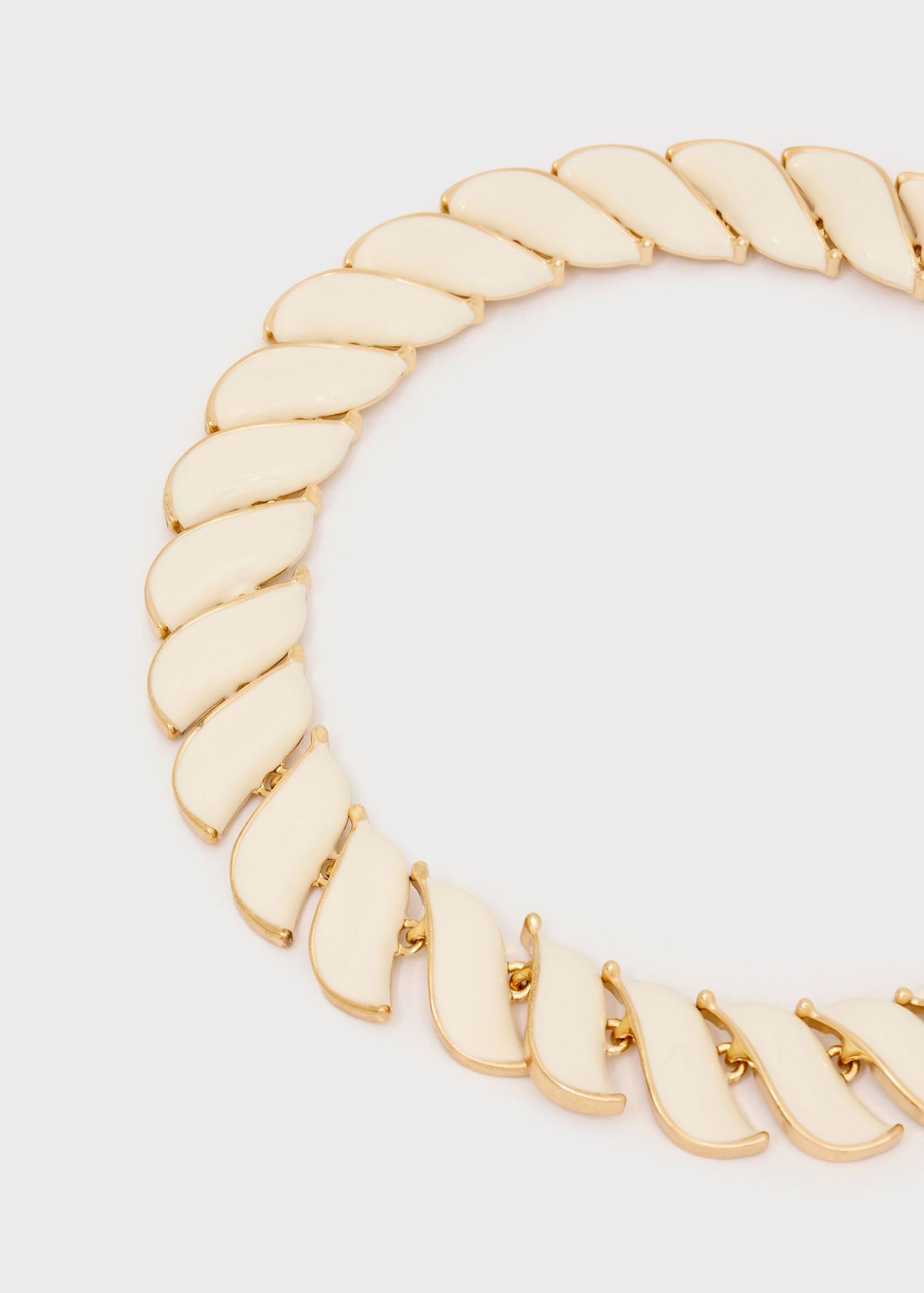 Collana girocollo smaltata bianco crema