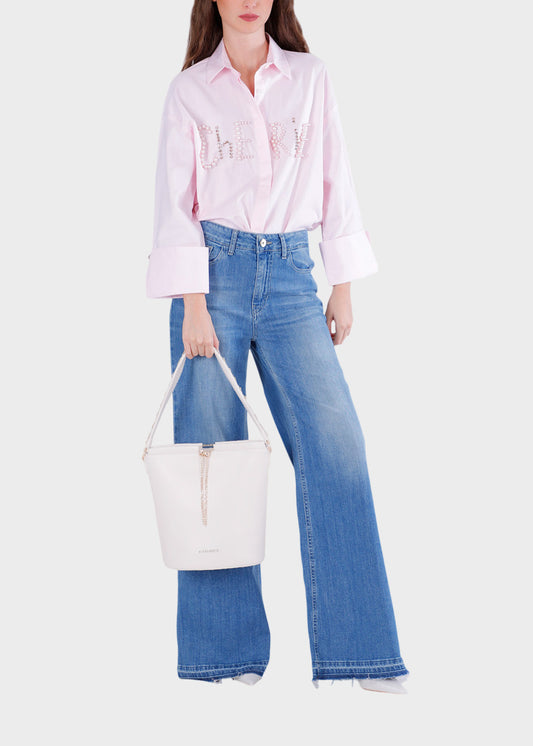 Borsa da spalla a secchiello con tracolla e catenina pendente