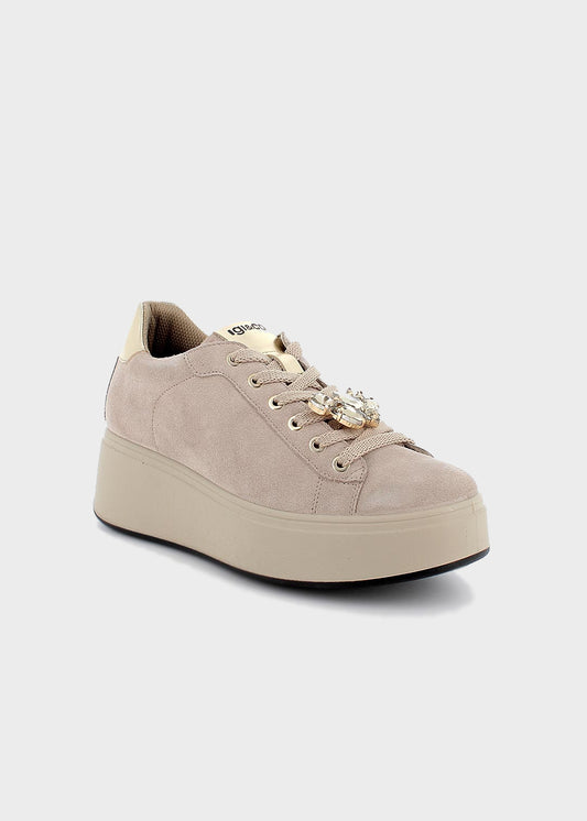 Scarpe con zeppa e lacci