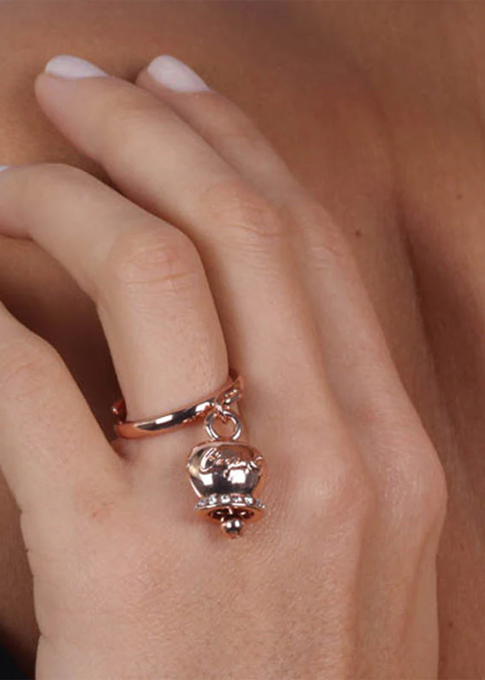 Anello in Metallo color oro rosa con campanella Capri e cristalli