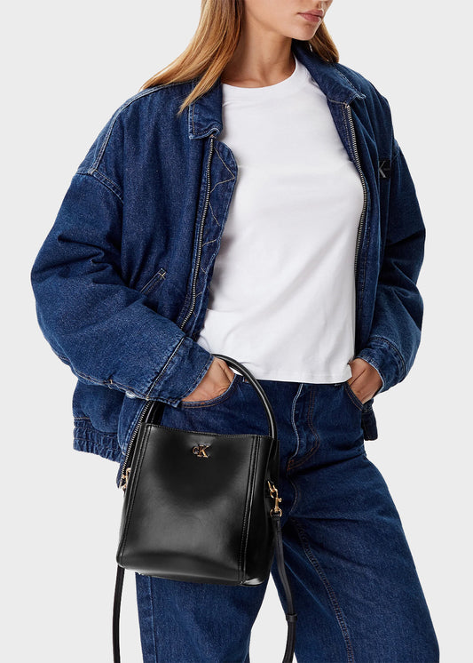 Bucket bag with logo