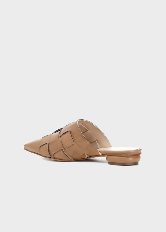 Sabot in pelle intrecciata a mano