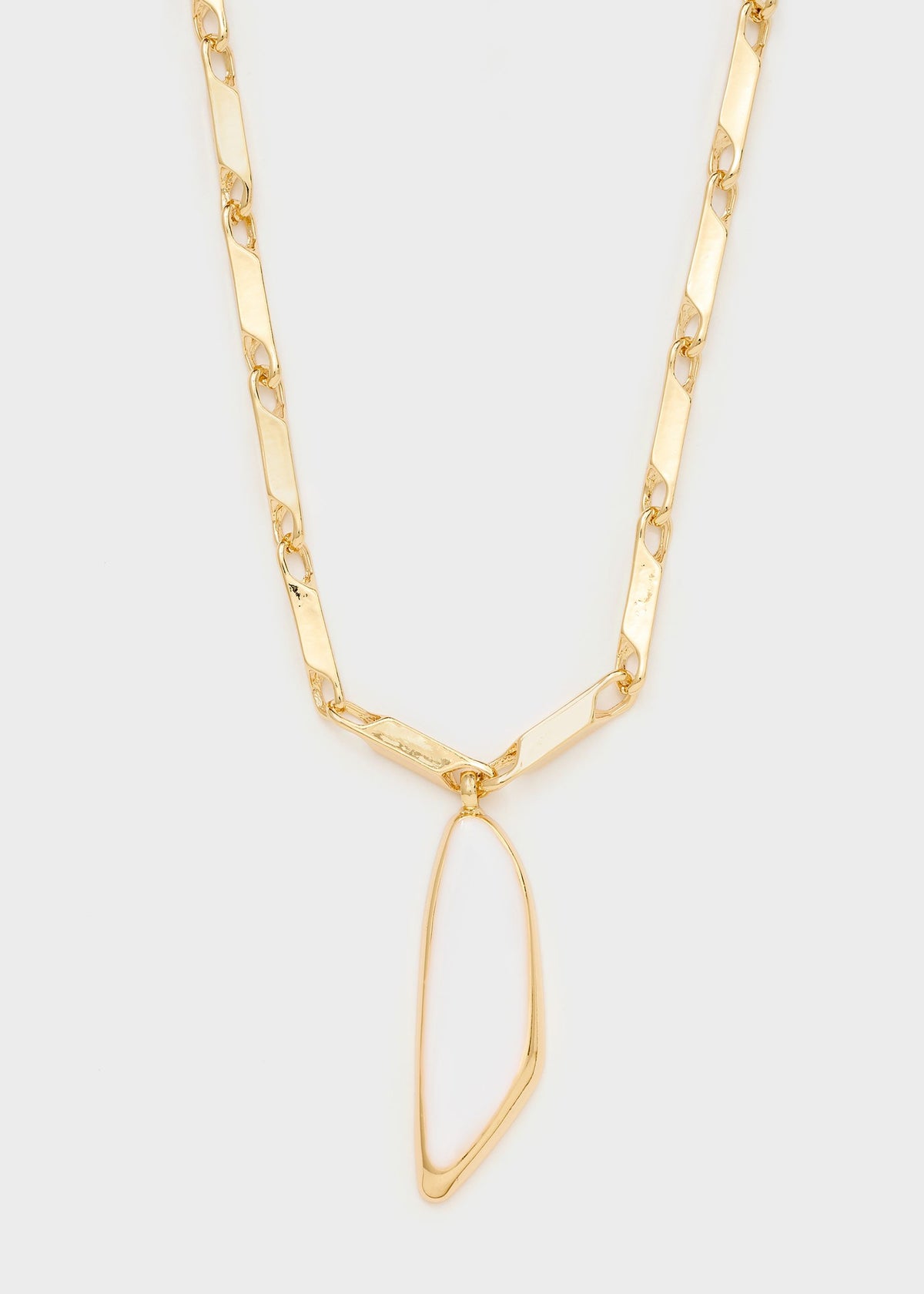 Collana con elemento scudo pendente bianco