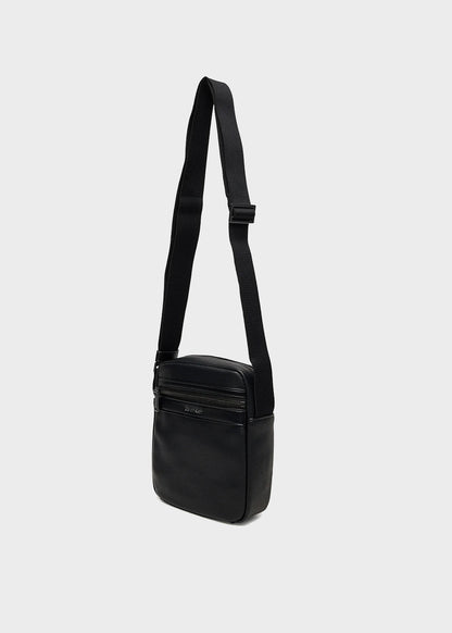 Textured zip-up reporter bag