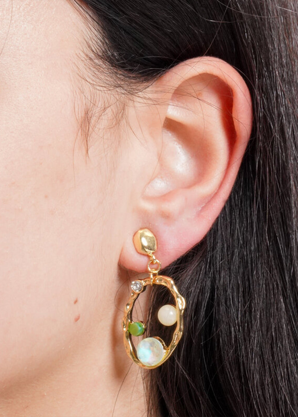 Orecchini pendenti in Metallo color oro con pietre