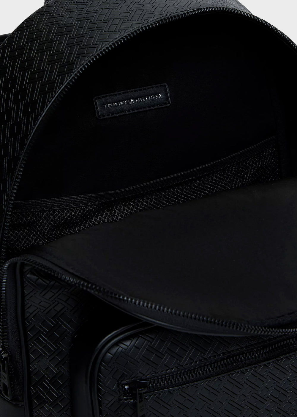 Zaino grande TH Embossed Flag con logo all over-4
