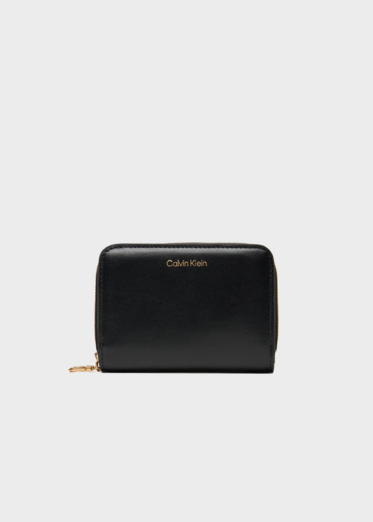 Portafoglio con zip in pelle