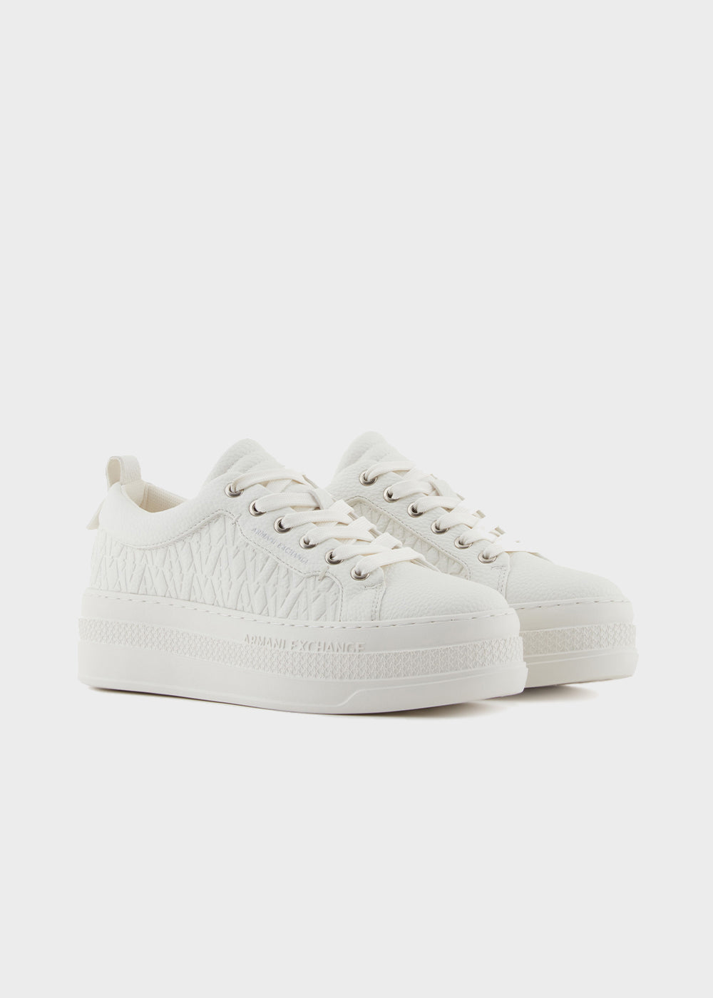 Sneakers con logo in rilievo all over