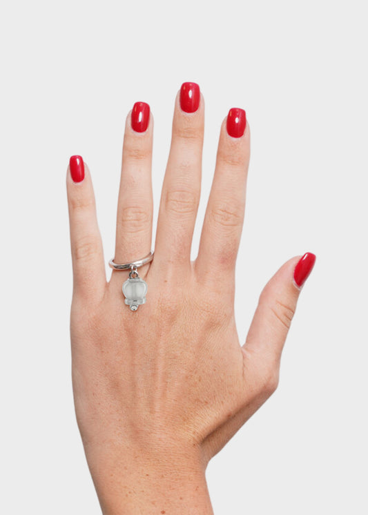 Anello in Acciaio color argento con campanella portafortuna impreziosita da punto luce