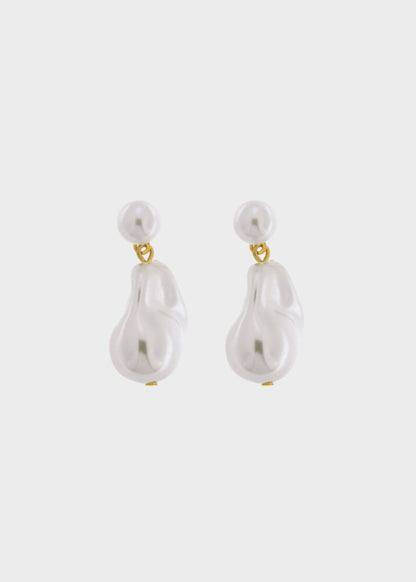Orecchini in Metallo color oro con perla irregolare