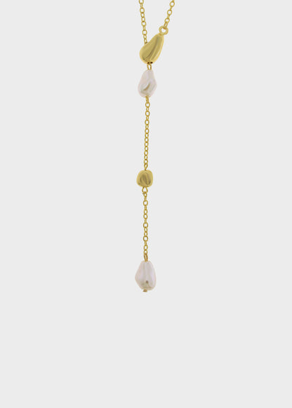 Collana lunga in Metallo color oro con perle irregolari