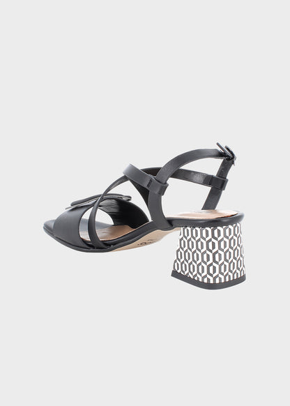 Sandalo con fibbia regolabile e tacco (5 cm)
