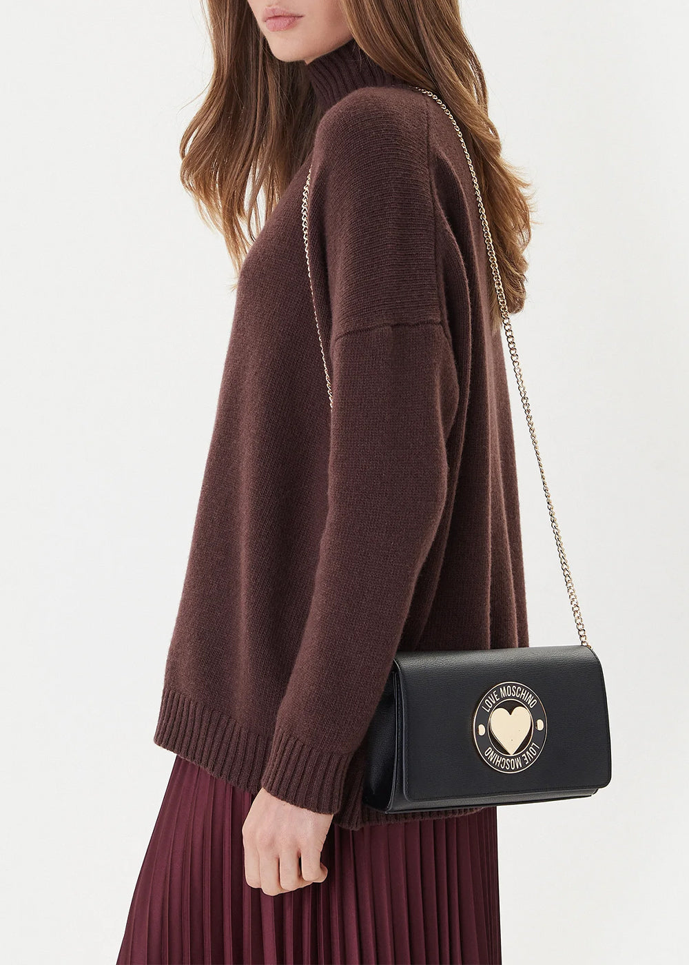 Shoulder bag with logo and heart on the front