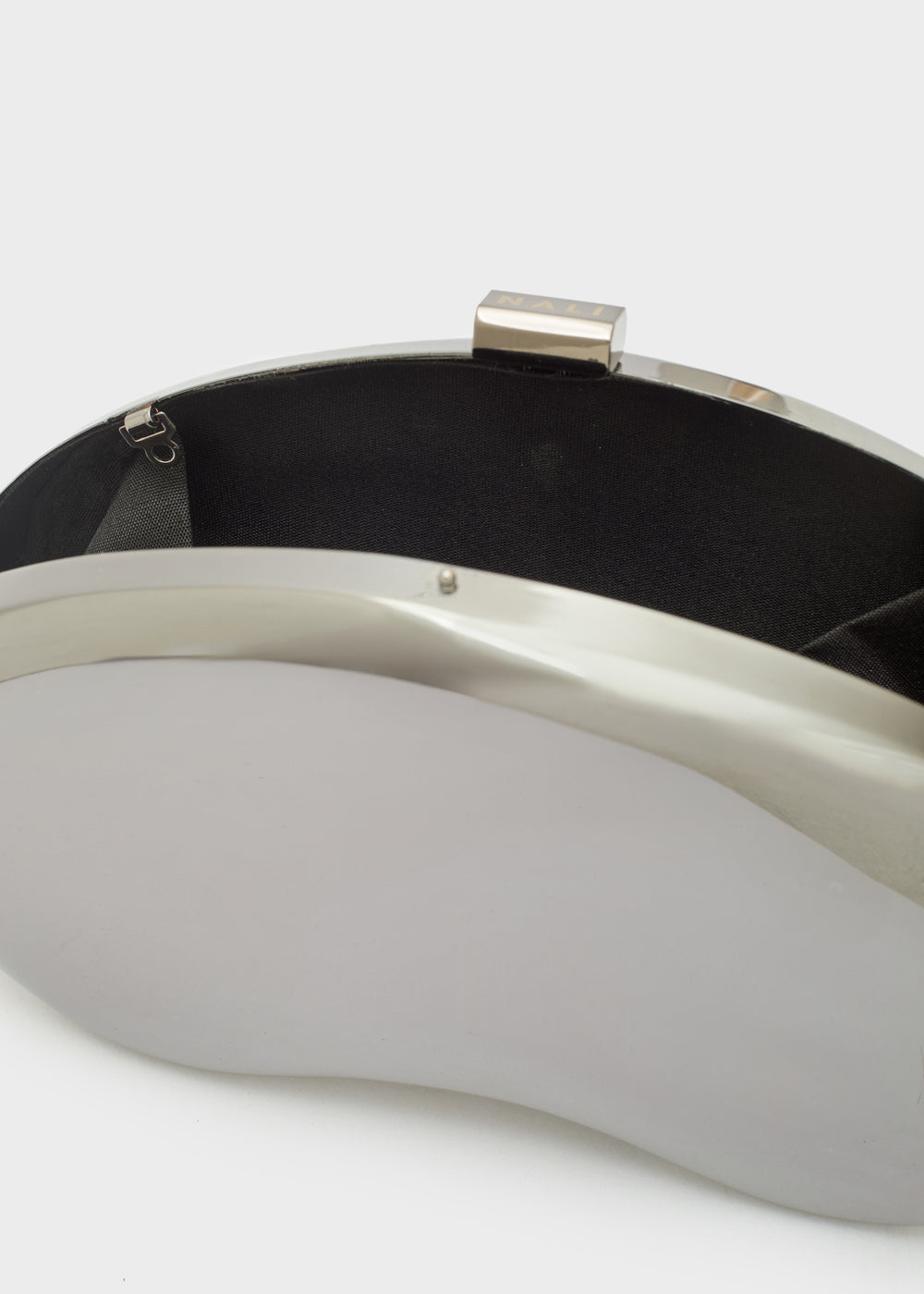 Cleo rigid clutch