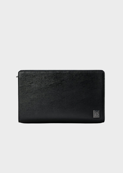 Pochette con manico e logo metallico