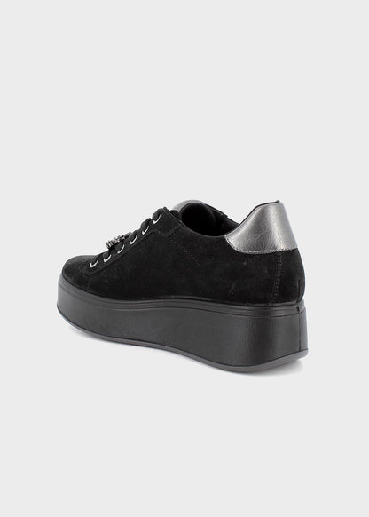 Scarpe con zeppa e lacci