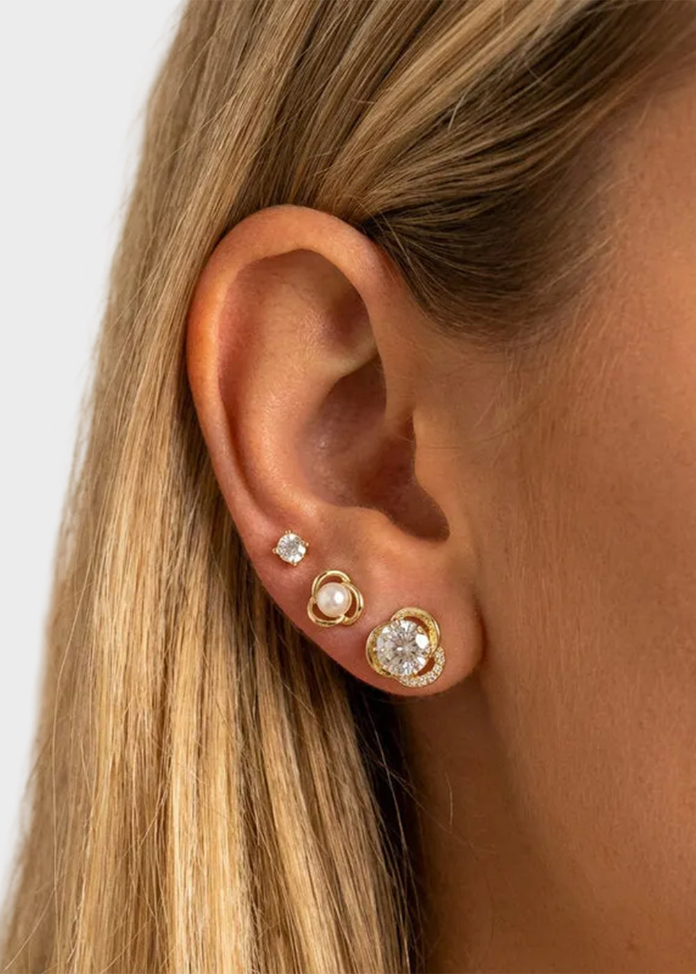 Orecchini in Metallo set da sei color oro con punto luce e cristalli
