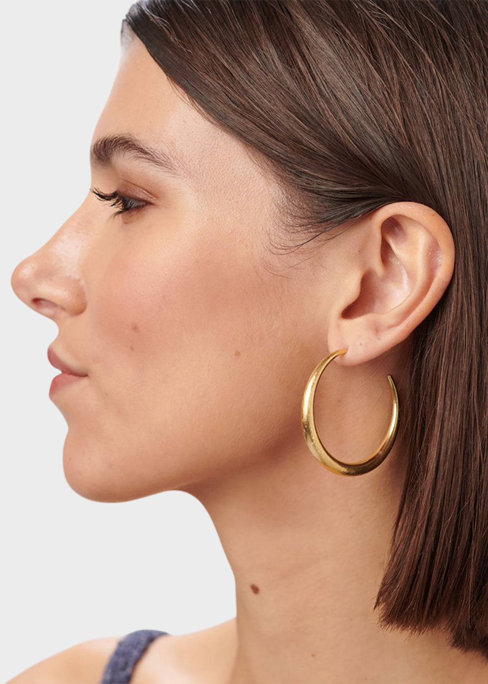 Orecchini a cerchio Chunky in acciaio con finitura pvd oro 14K