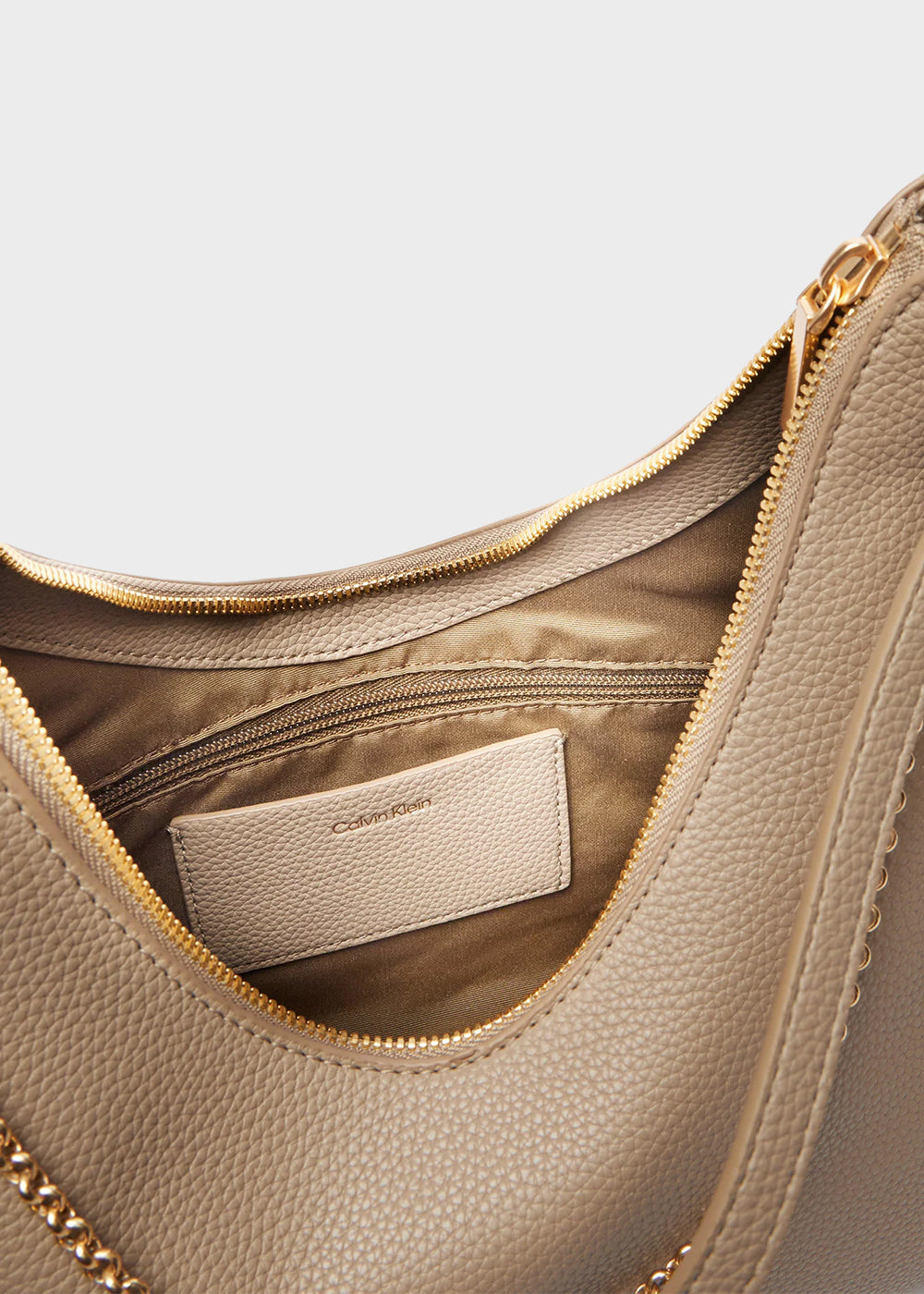 Borsa hobo con catena martellata a ciottoli-5