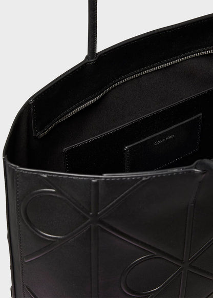 Tote bag with all-over monogram logo print