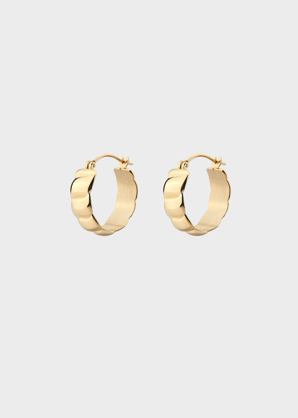 Orecchini a cerchietto Chunky in acciaio con finitura pvd oro 14K