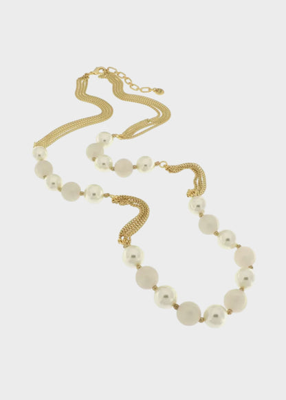 Collana in Metallo color oro con perle grandi