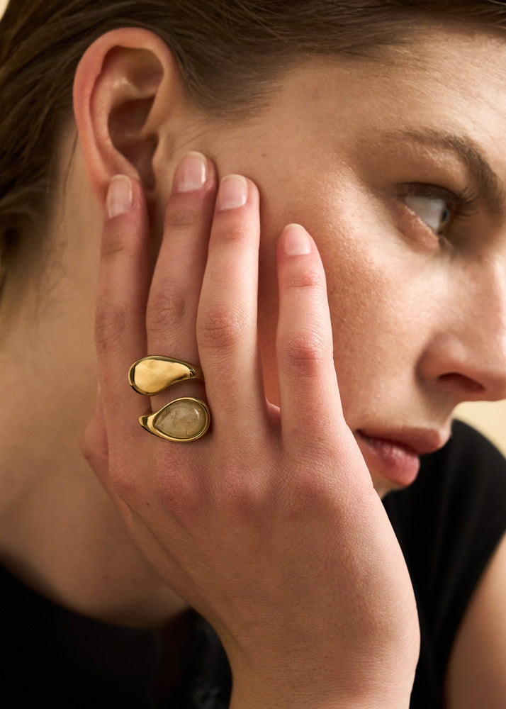 Anello Ory con pietra bianco oro in acciaio
