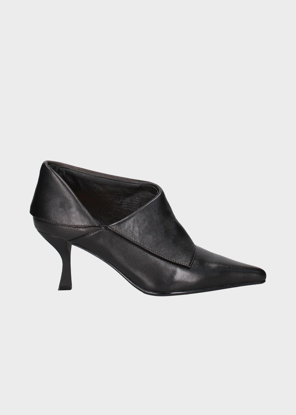 Leather ankle boots with 7 cm heel