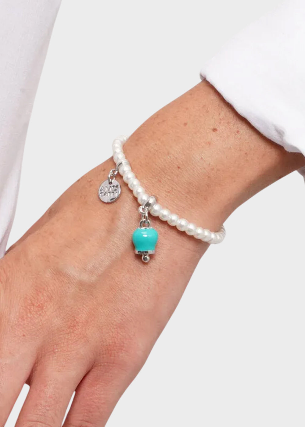 Bracciale in Acciaio con perle e campanella portafortuna in smalto turchese-2