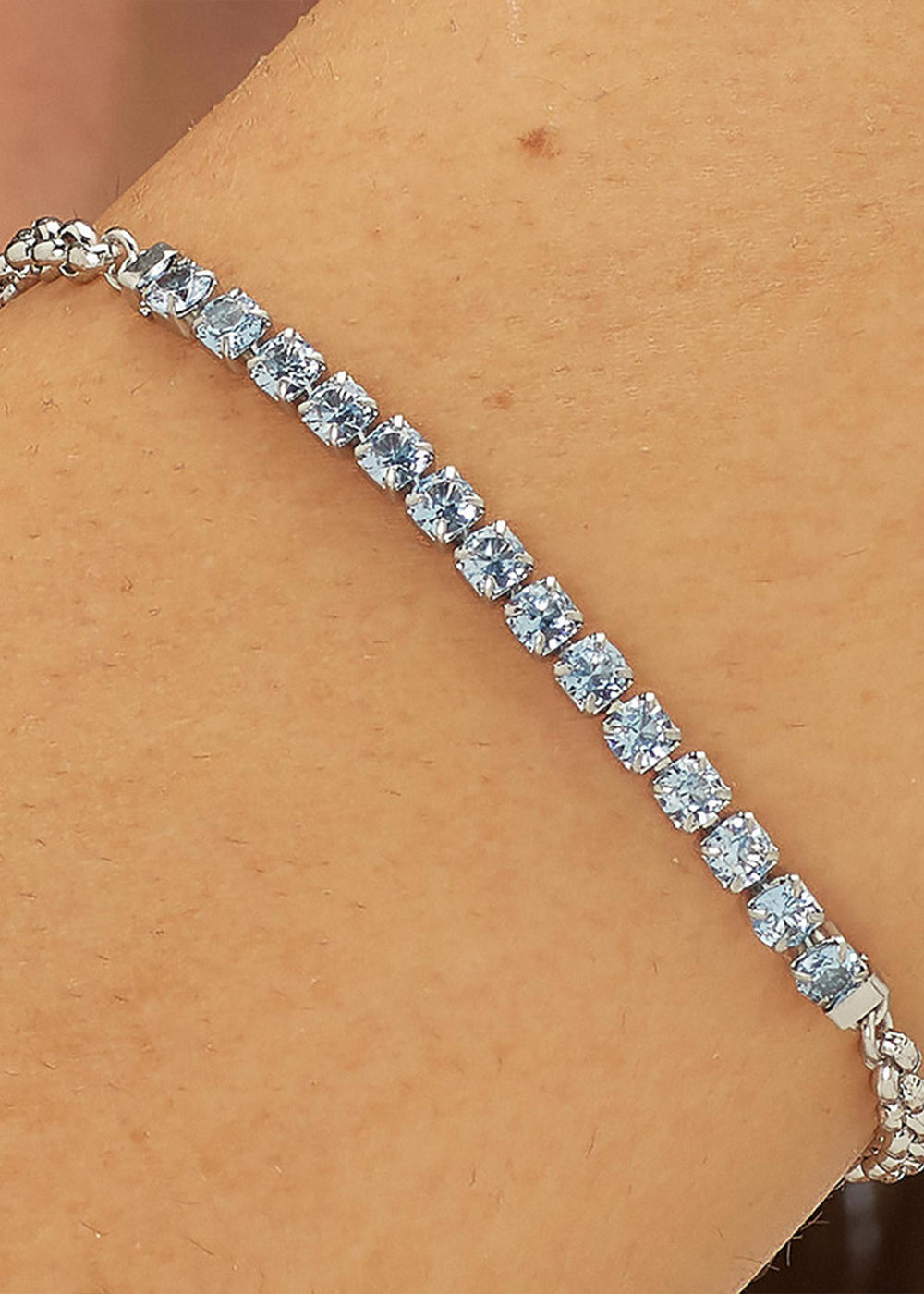 Bracciale Dazzly in acciaio con centrale tennis e cubic zirconia azzurro