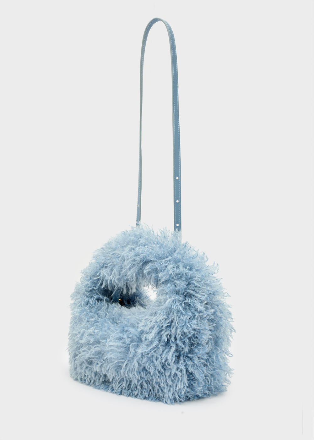 Borsa a mano Furry con tracolla e peli sintetici azzurri