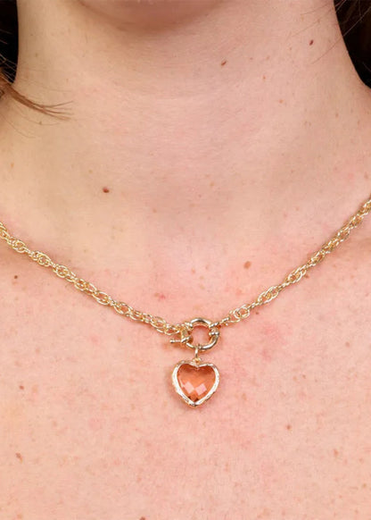 Collana in Metallo color oro con cuore rosa