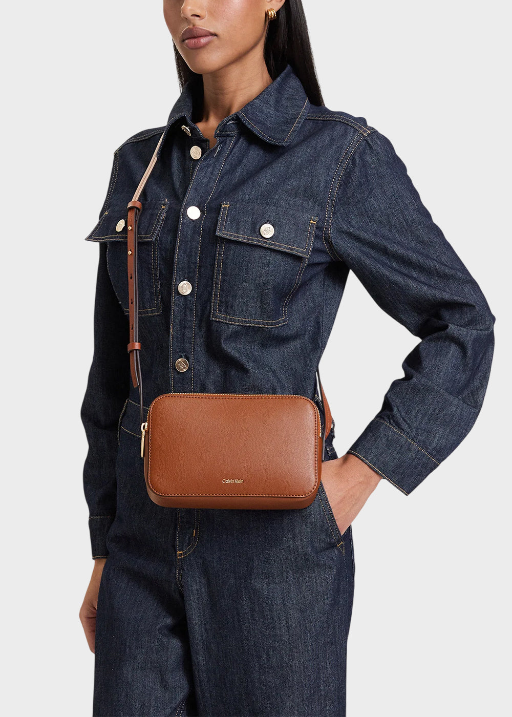 Borsa a tracolla con logo laminato