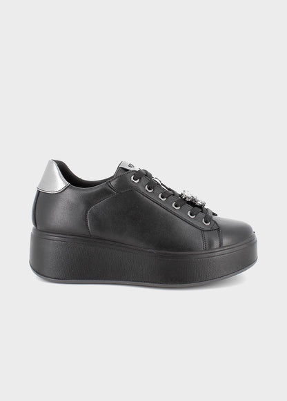 Scarpe con zeppa e lacci