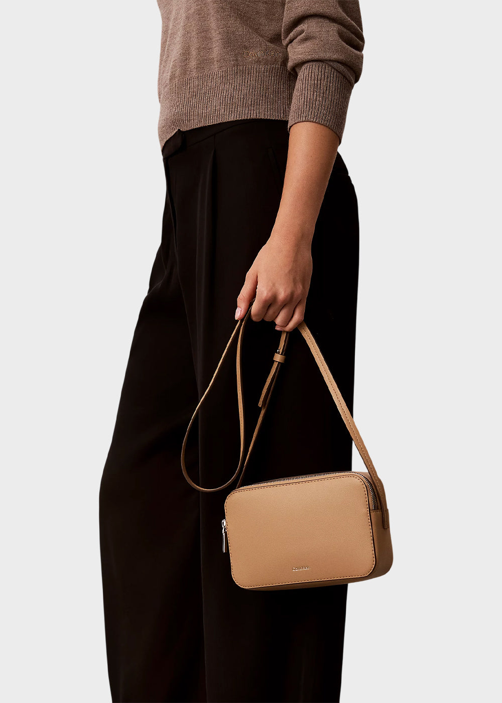 Borsa a tracolla con logo laminato-2