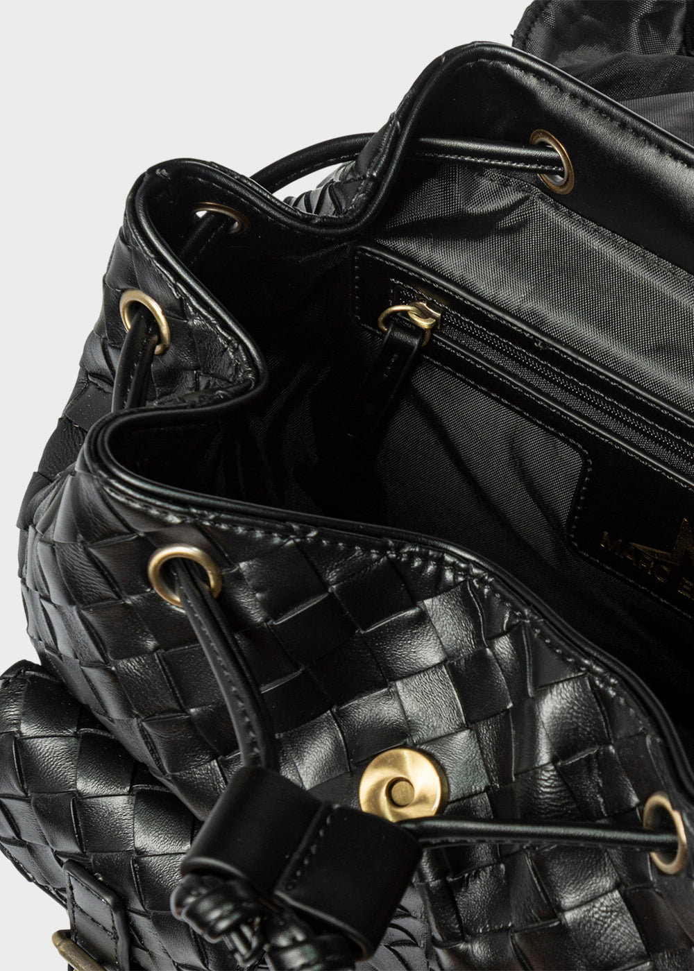 Zaino Colorado S Plait con pattina, tasche frontali e trama ad effetto intreccio