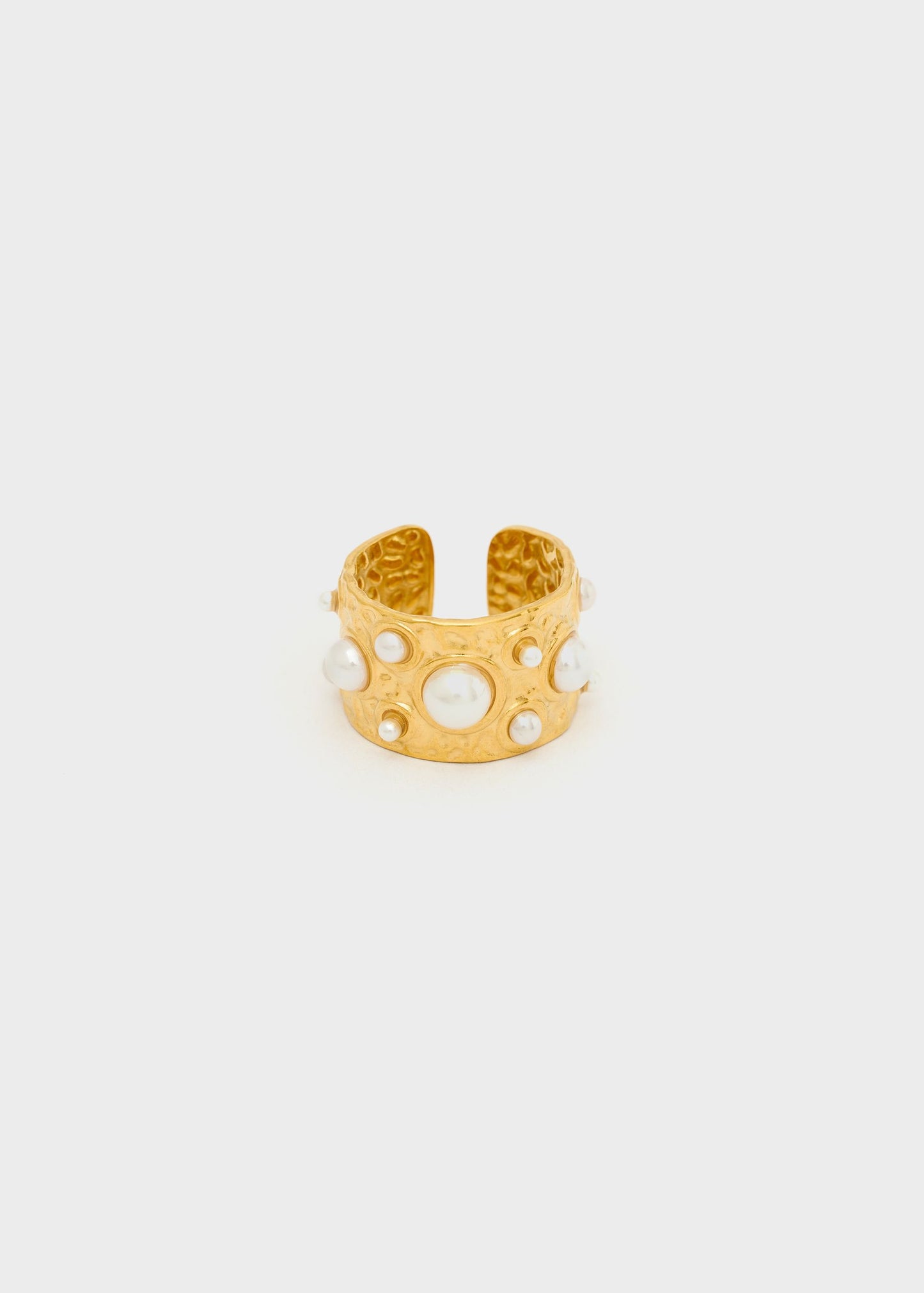 Anello in acciaio lavorato con perle