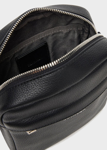 Micro hammered reporter bag with zip