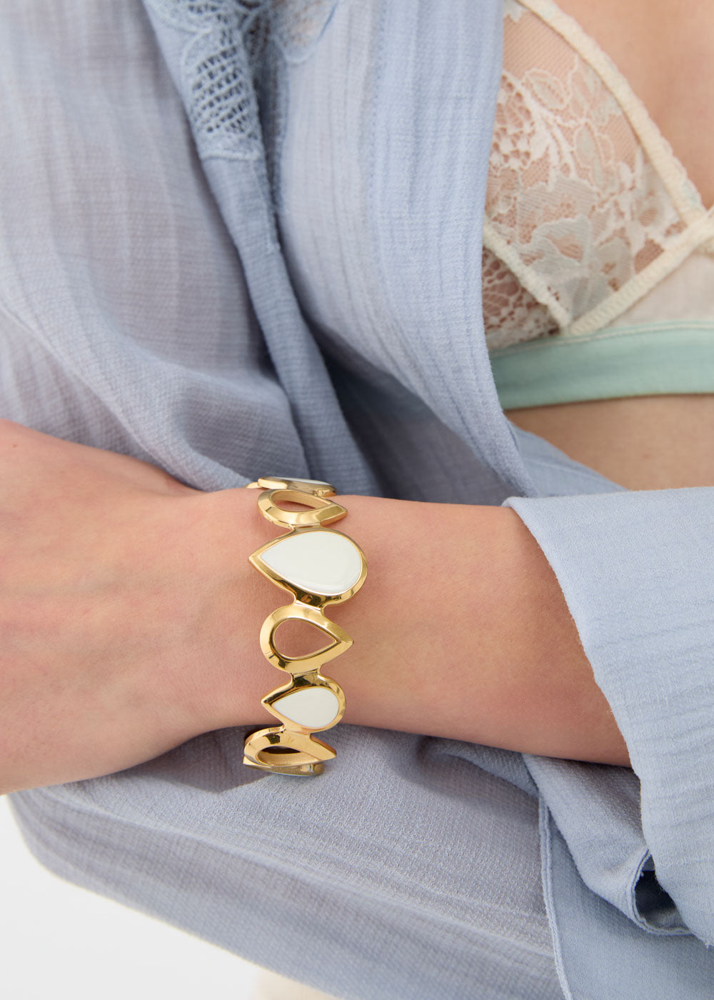 Bracciale rigido in acciaio con madreperla-3