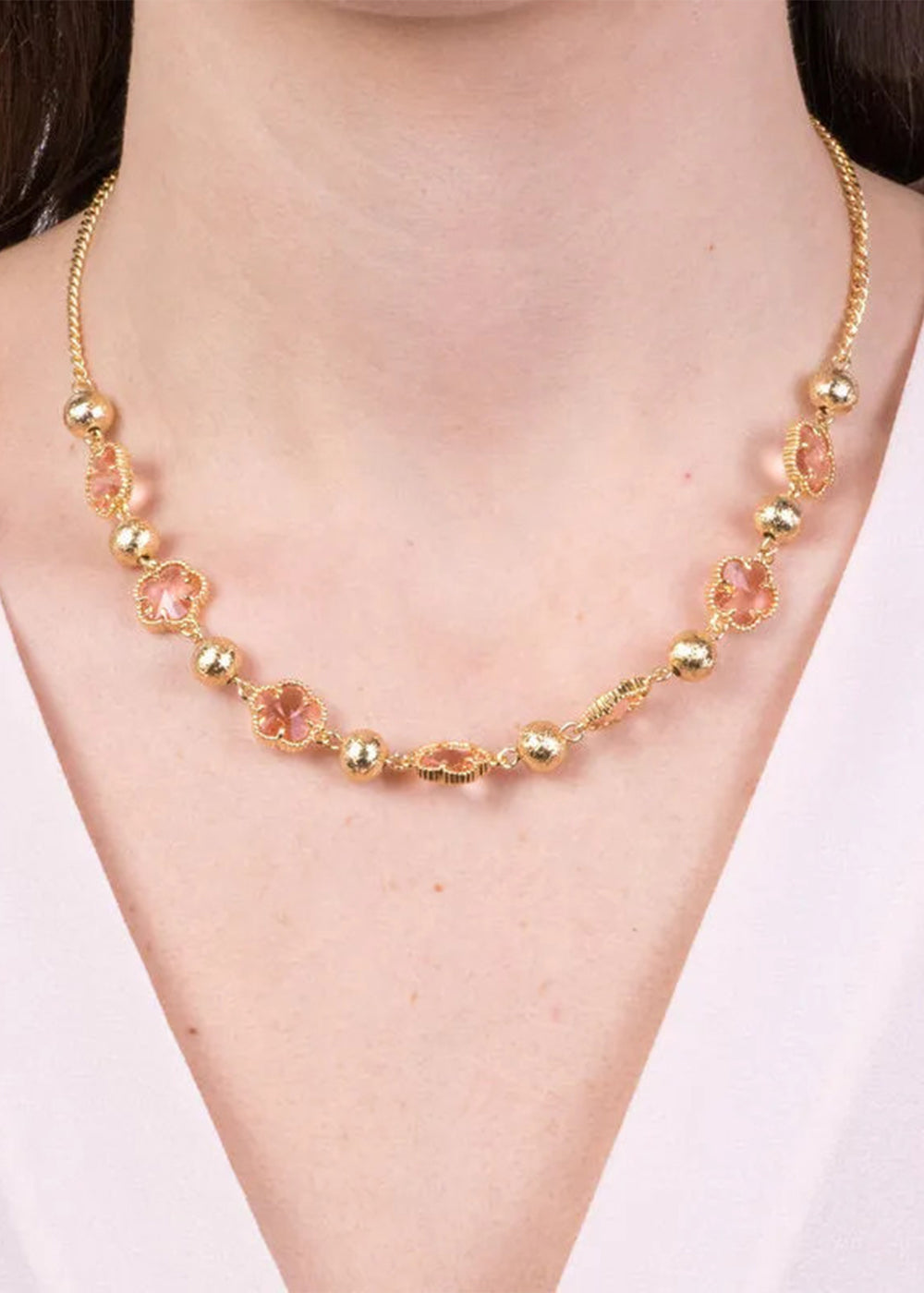 Collana in Metallo color oro con fiori rosa e sfere