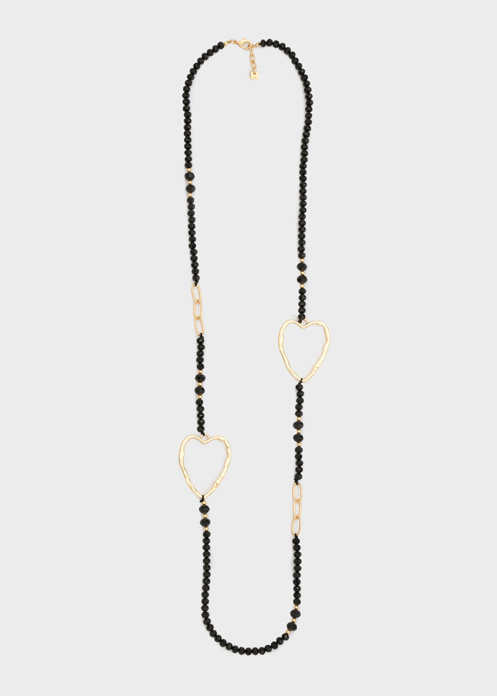 Collana lunga con perline e cuori