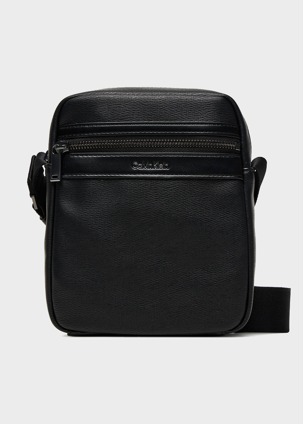 Textured zip-up reporter bag