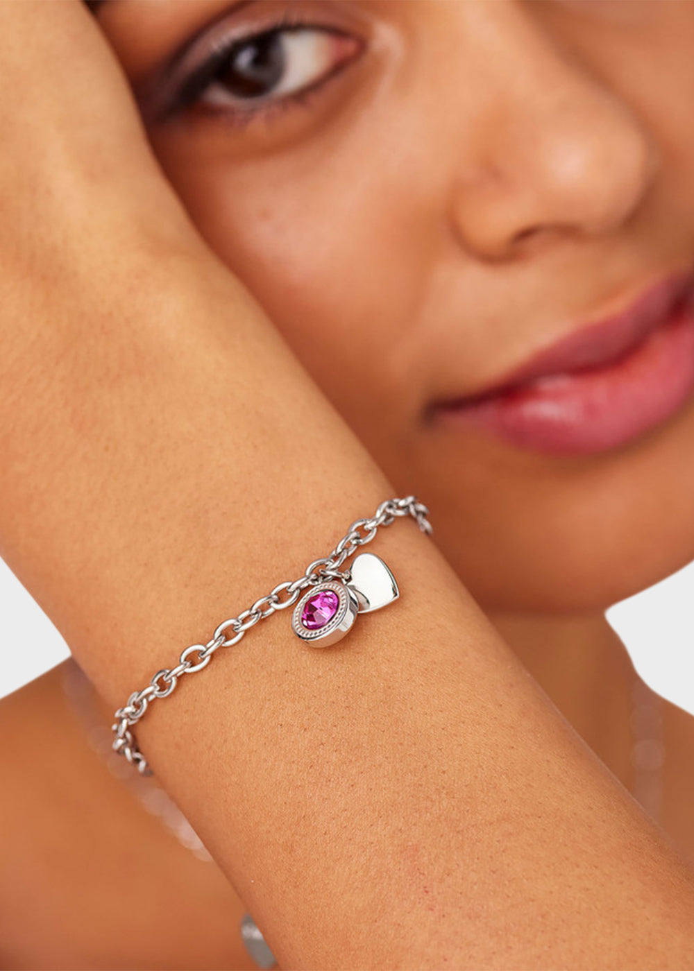 Bracciale catena Lucky Light in acciaio con cristallo magenta e pendente a forma di cuore