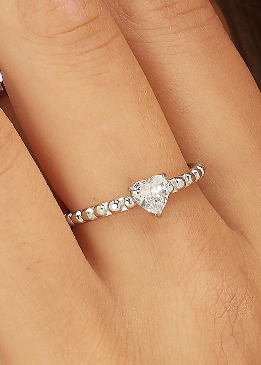 Anello regolabile Dazzly in acciaio con pietra a forma di cuore