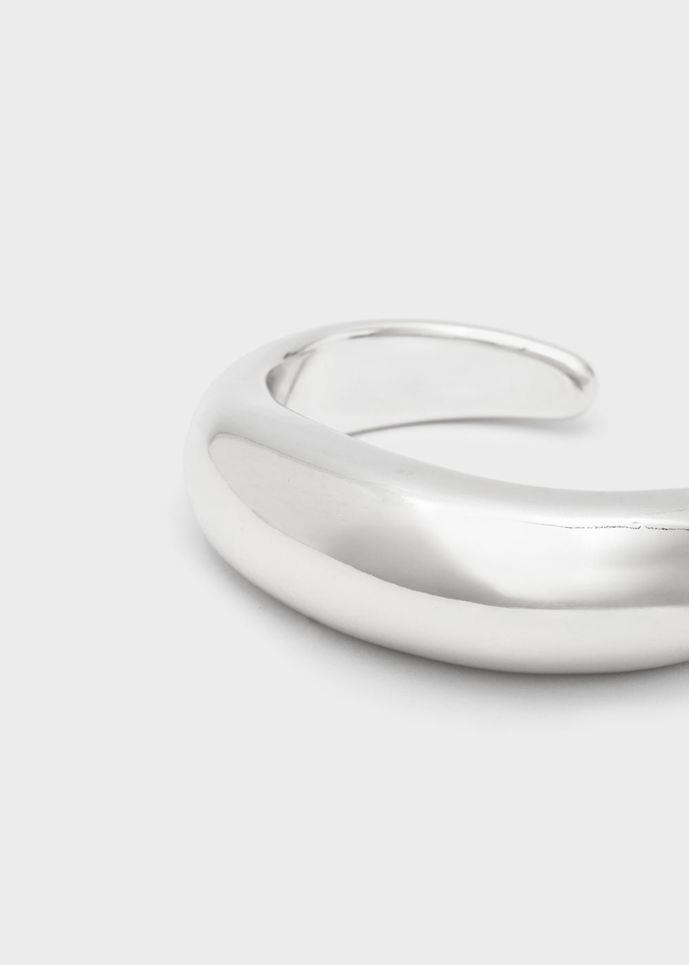 Alma rigid curved bracelet