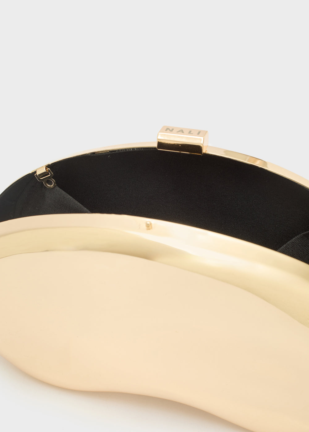 Cleo rigid clutch