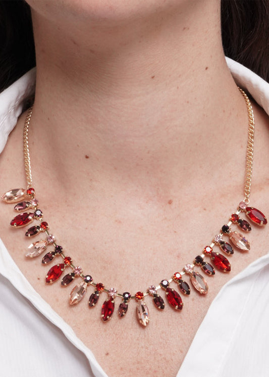 Collana in Metallo color oro con pietre a foglia rosso e rosa